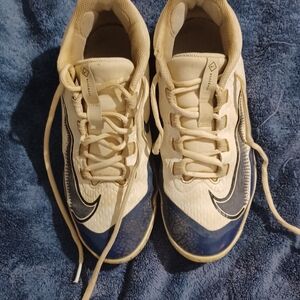 Nike Athletic Shoes in Cream and Blue